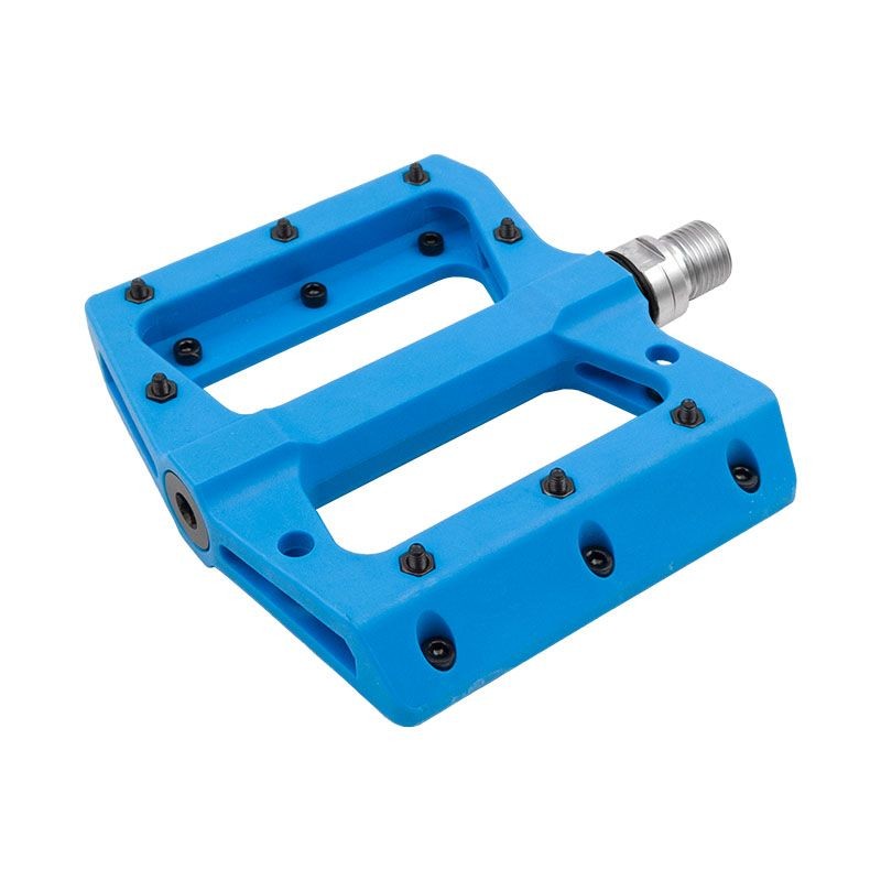 FLAT-Pedale aus hellblauem Thermoplast