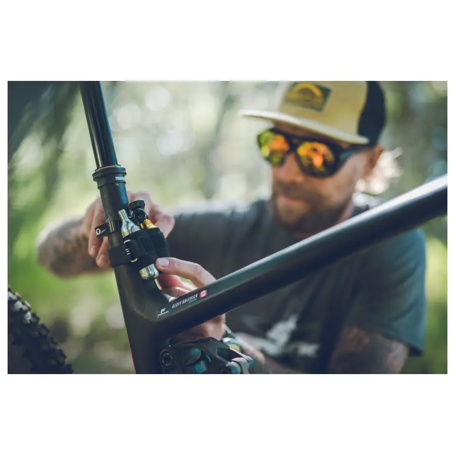 Tubeless Repair and CO2 Inflator with 2 CO2 Cartridges #3