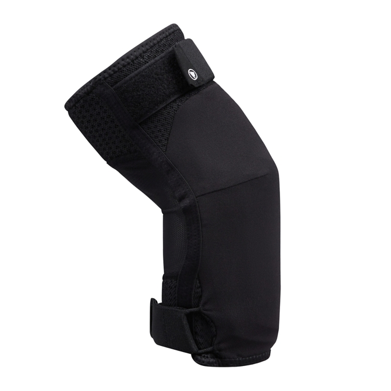 Singlettrack Elbow Black Bugs Größe L/XL