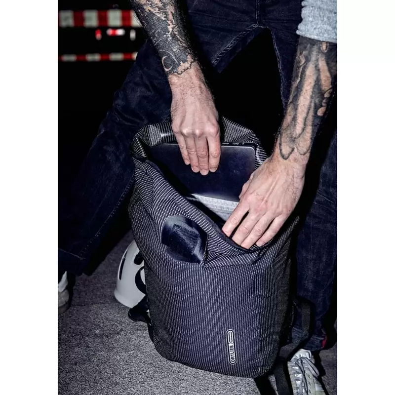 Velocity Backpack Black Reflective 23L #2
