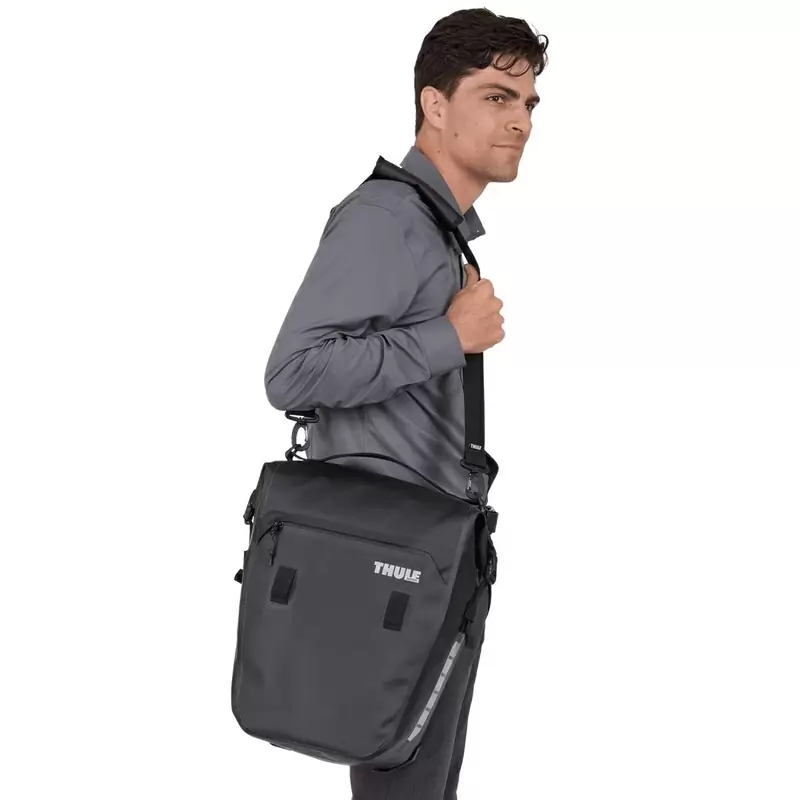 Bolsa City Rear Shield Alforja 22L negro #6