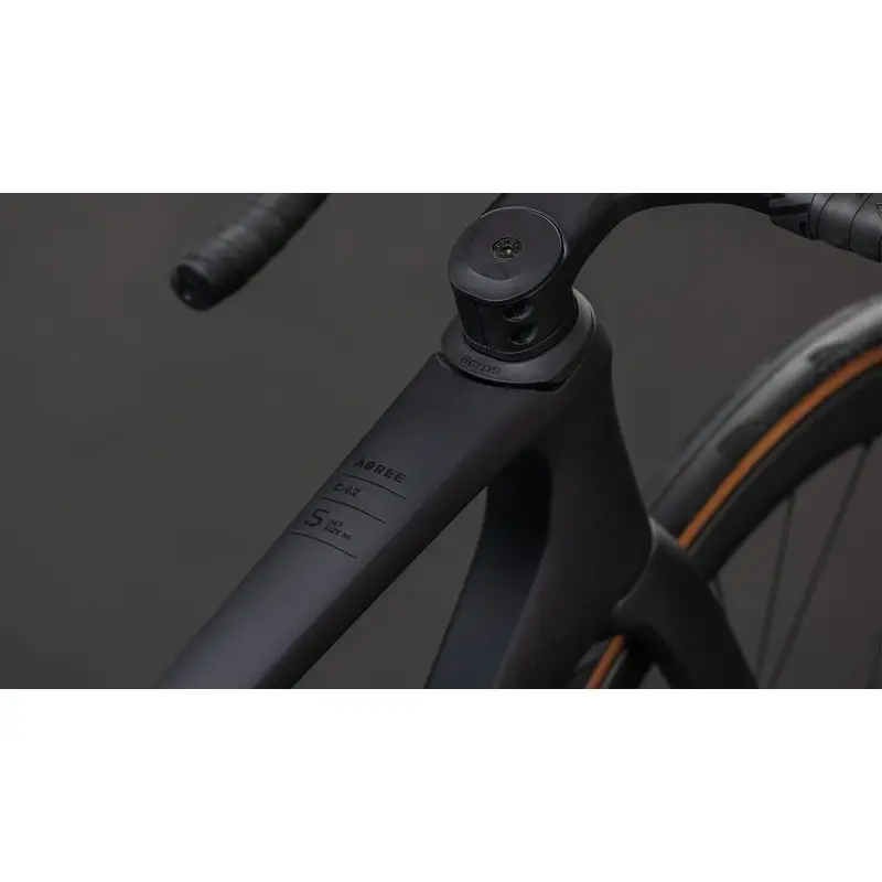 Concordo C: 62 SLT 28 '' 12V Black'n'black 2026 Tamanho XS #1