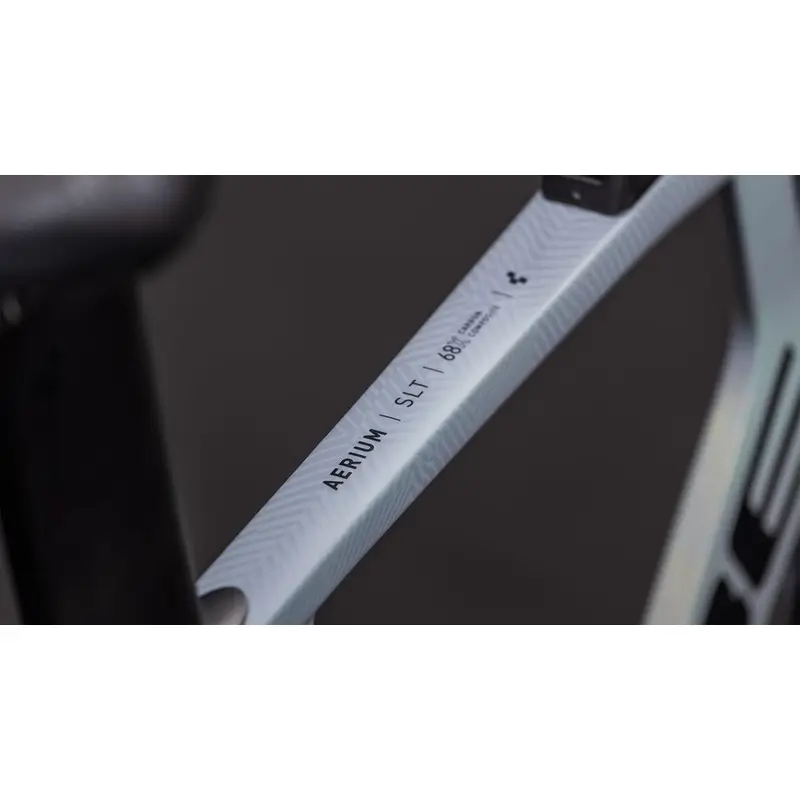 Aerium C: 68X SLT AERO 28 '' 12V GenesisGrid'n'Black 2026 CUT L #1