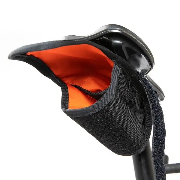 Bolsa de herramientas bajo sillin de 0.6 litros negro - image