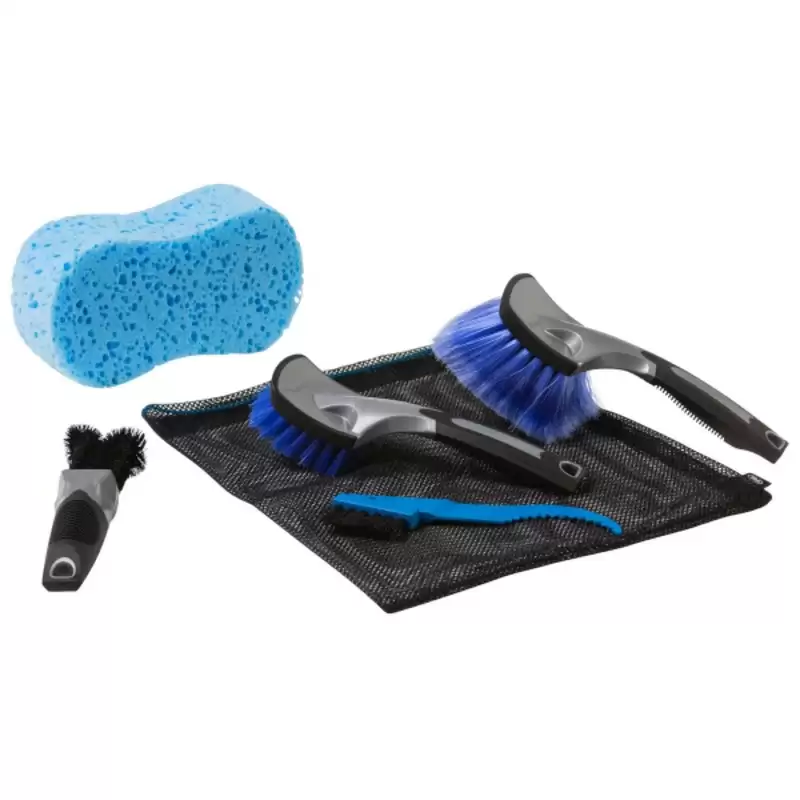 Cleaning Kit 4 Brushes / 1 Sponge - image