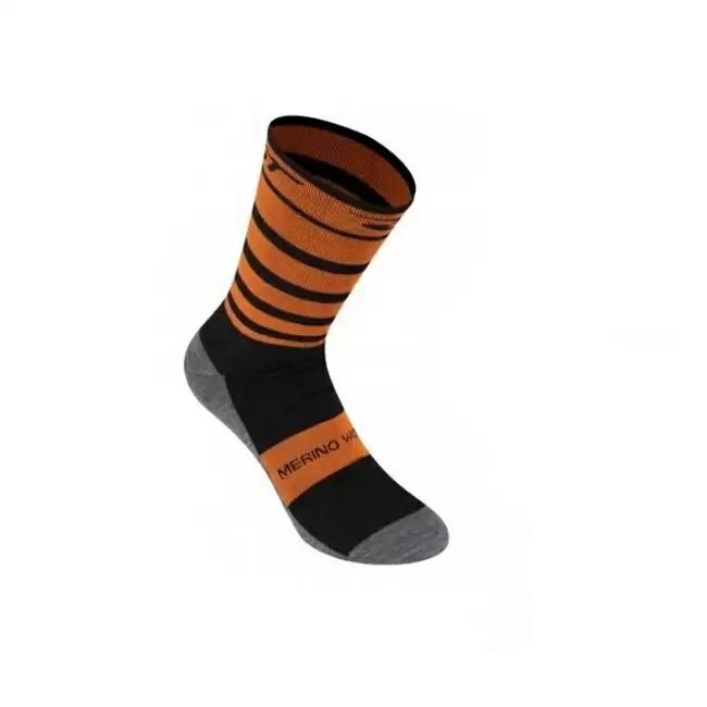 Winter climatic socks Orange Size L (44-47) - image