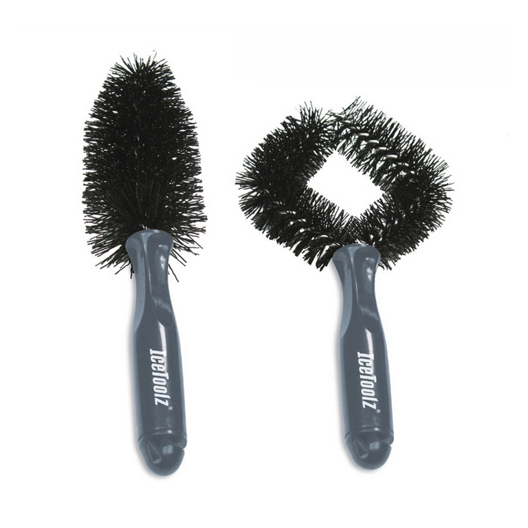 Cleaning brush kit for tires and drivetrain