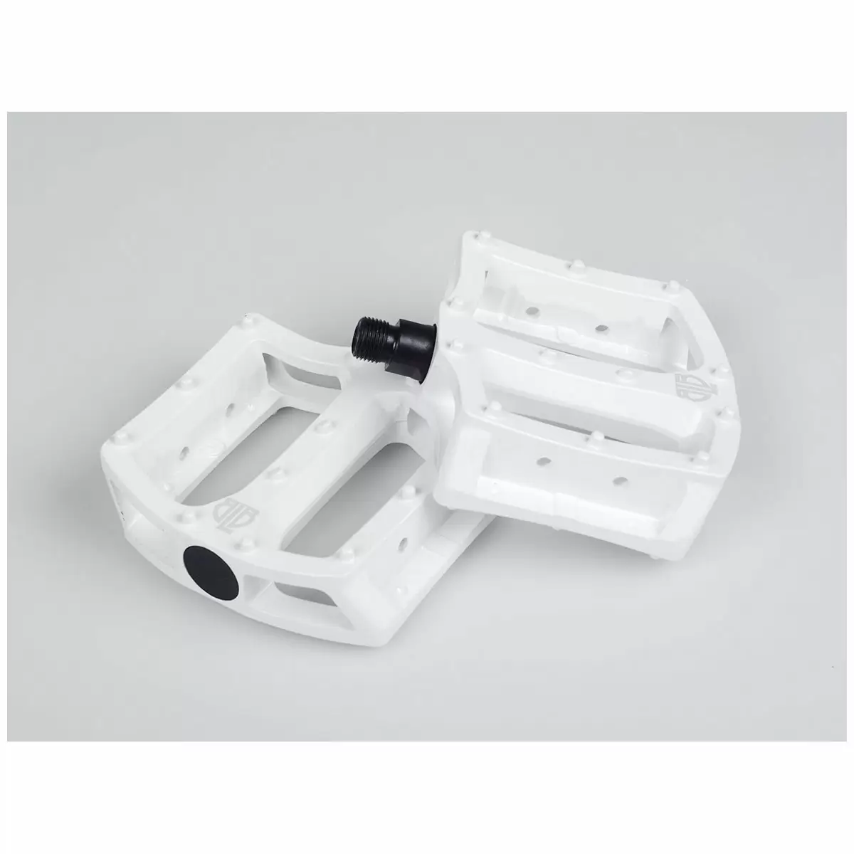 Pair freestyle pedals white - image