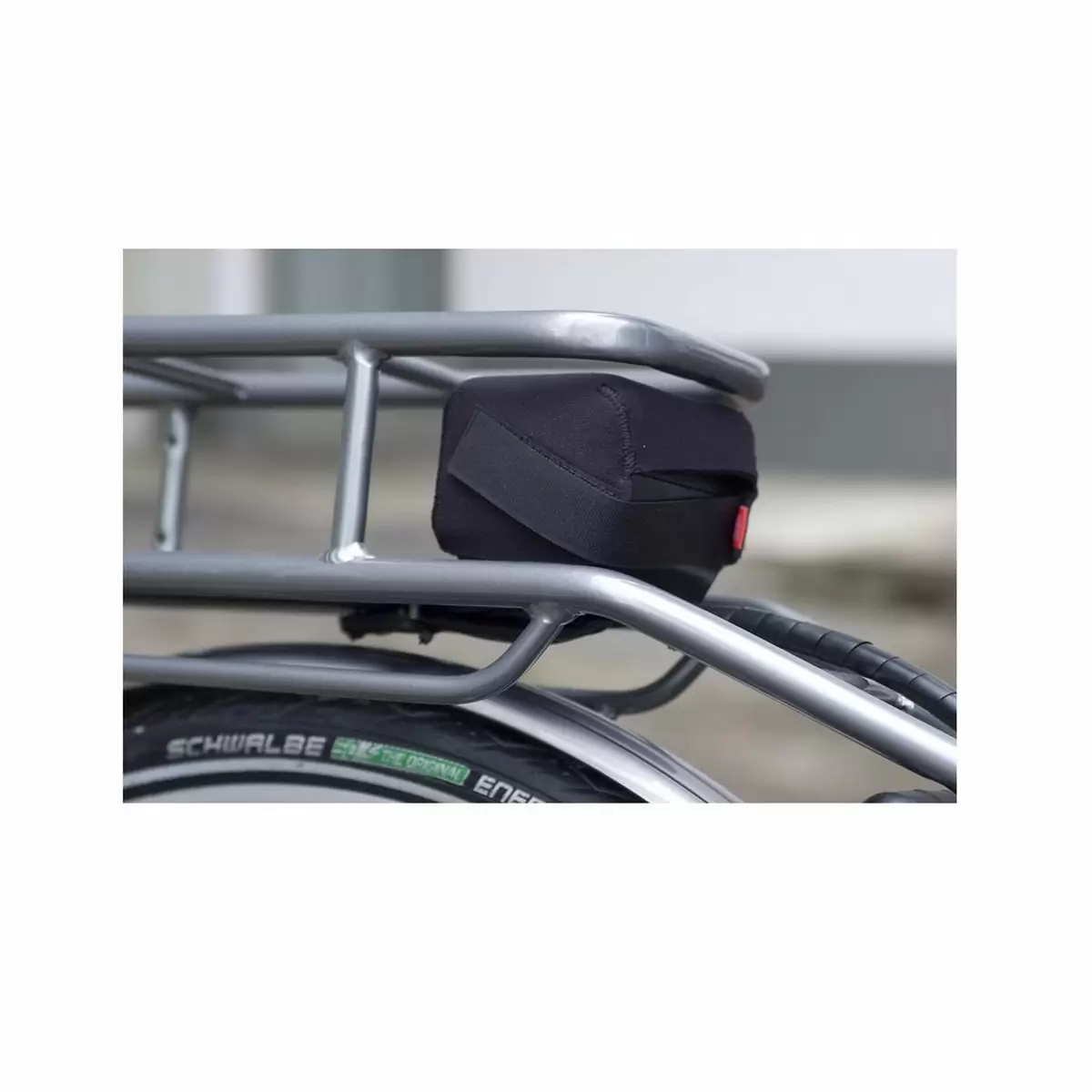 Protective cover electric cap rear rack mount battery size L / Bosch Yamaha Shimano - image