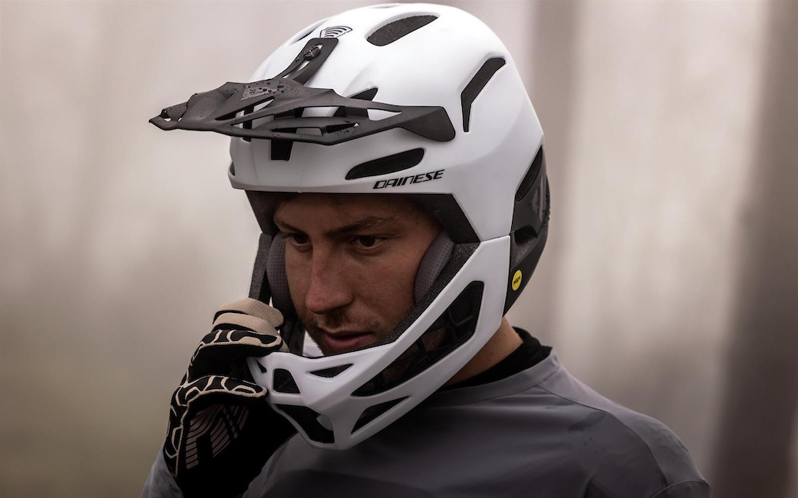 Dainese helmets for MTB: Linea 01 and Linea 03