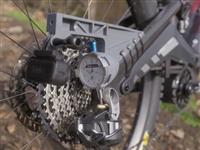 Stiffshifter mounting on thru-axle