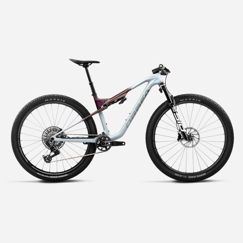 OIZ M10 AXS 29'' 12v 120mm Frozen Concrete/Sunset 2027 Taglia L