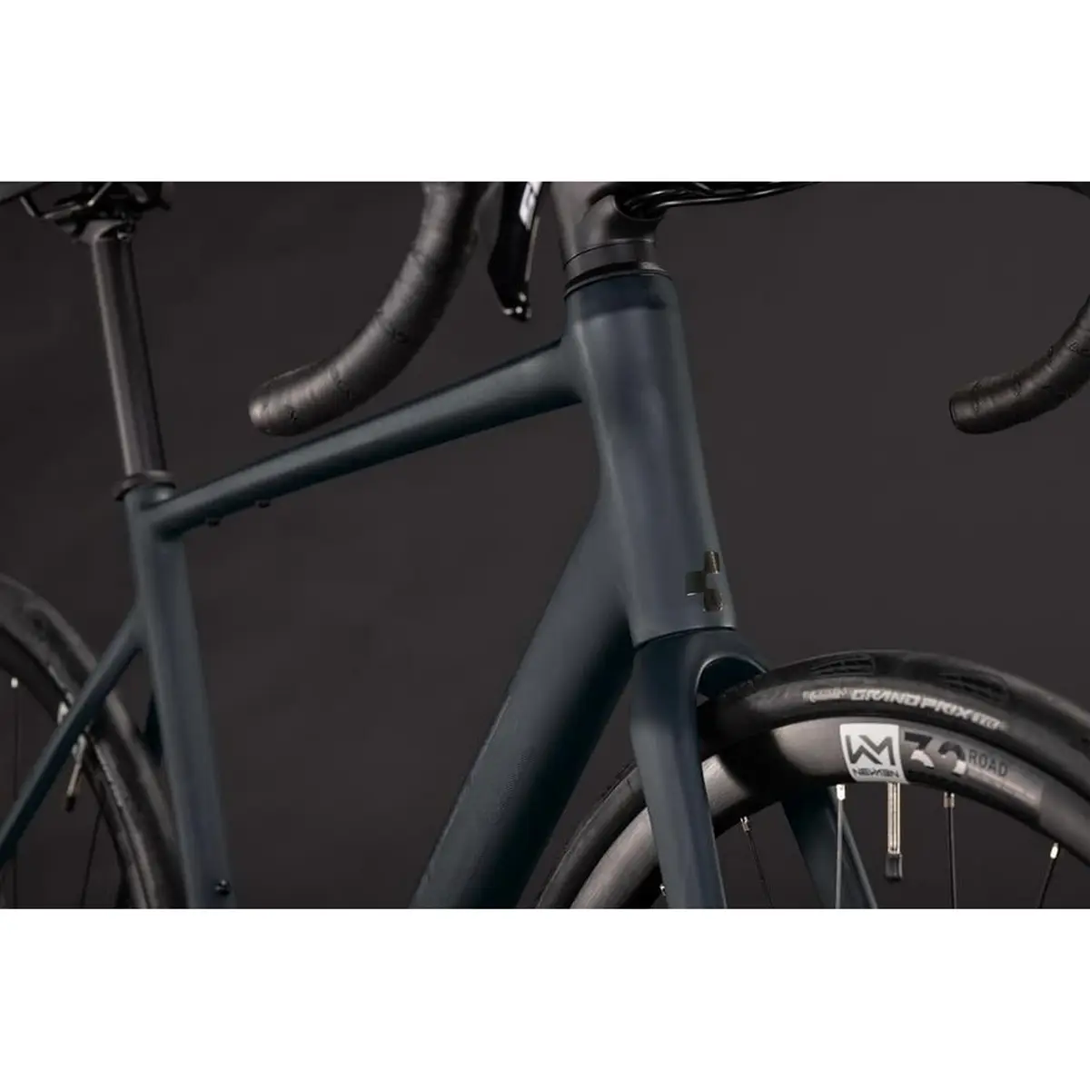 Attain SLX 28'' 105 12v Black´n´chrome 2027 Taglia S #2