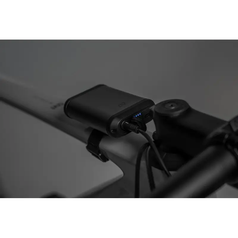 Vorderlicht Pro-E 200 mit Powerbank #6