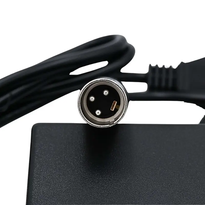 Cargador 48V conector XLR de 3 pines #1