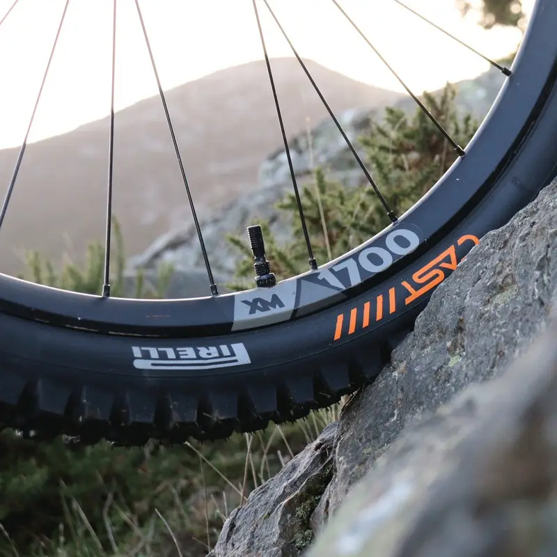 CAST CAST CASTIST 29 x 2.40 '' Dual Wall 2-Pry 120TPI DISADE DH TUBELESS READY BLACK #4