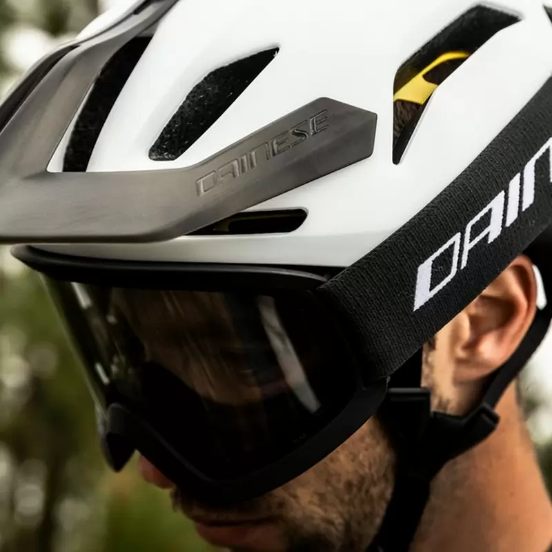 Linea 03 MIPS MTB Enduro Helmet Black/White Size M-L (55-58cm) #10