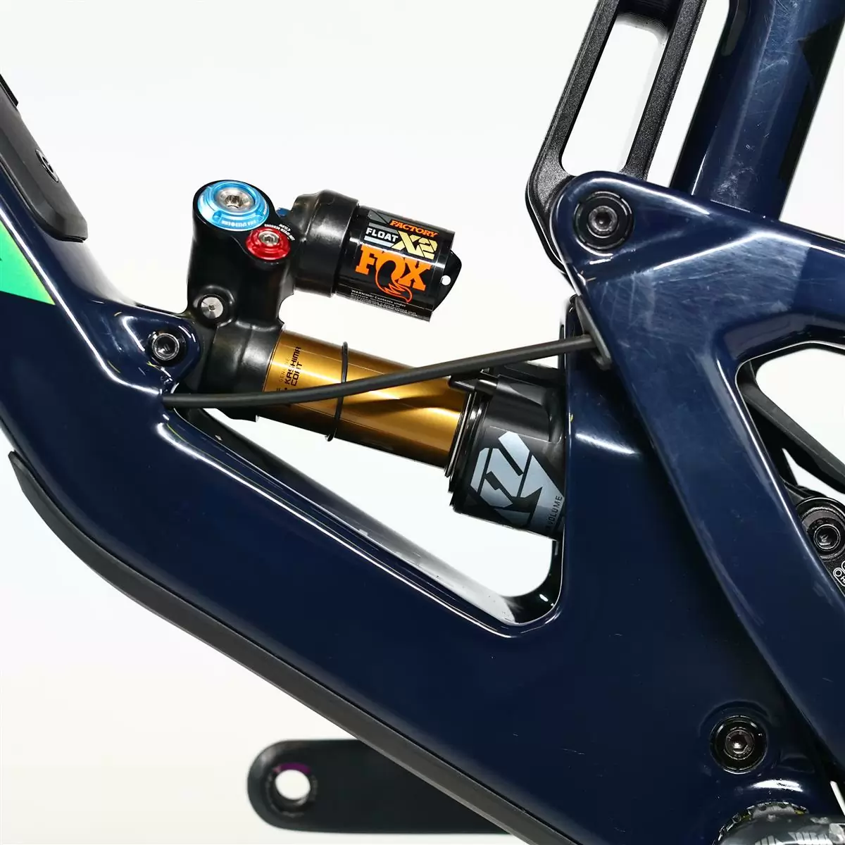 Bici Usata Megatower 2 CC X01 Carbon CC 29 170mm 12v Translucent Blue Blu 2023 Taglia XL #1