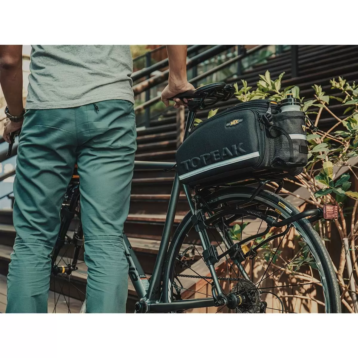 Portapacchi posteriore universale Tetrarack R2 per bici da Corsa / Gravel / Ibride con freni a disco #1