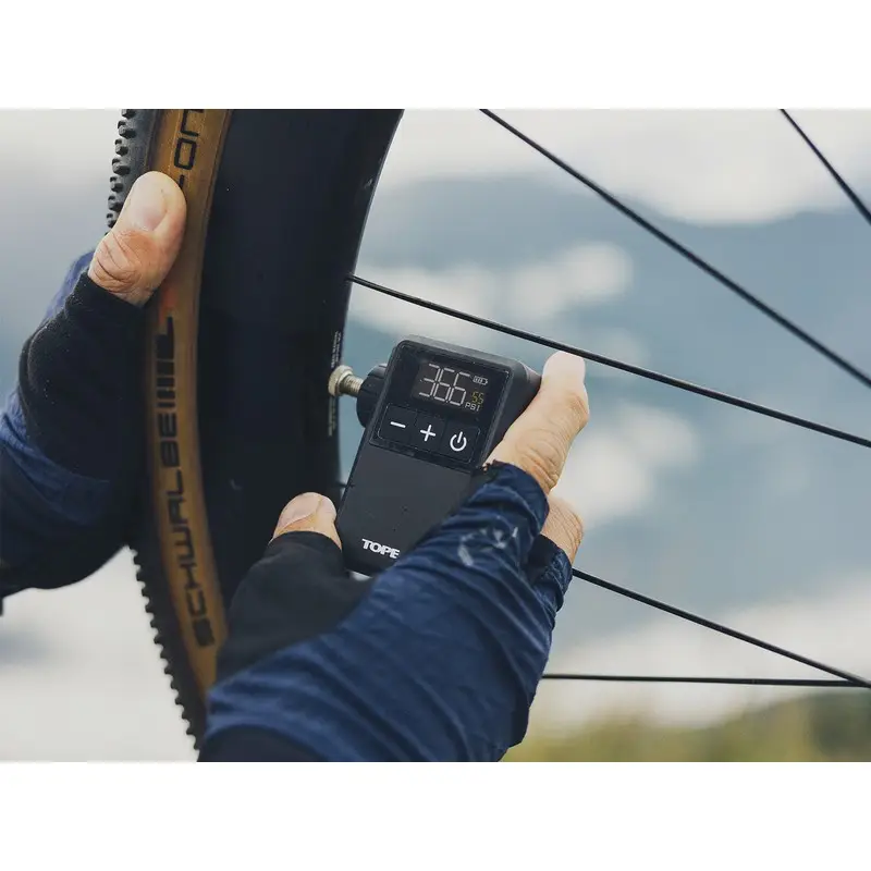 Mini pompa elettrica E-booster Mini con manometro digitale integrato 6,8 bar/120 psi #3